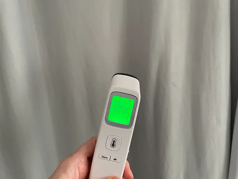 Test selbstkühlende Decken Avoalrc zu flutschig aber Kühleffekt glatte Seite gut.jpg